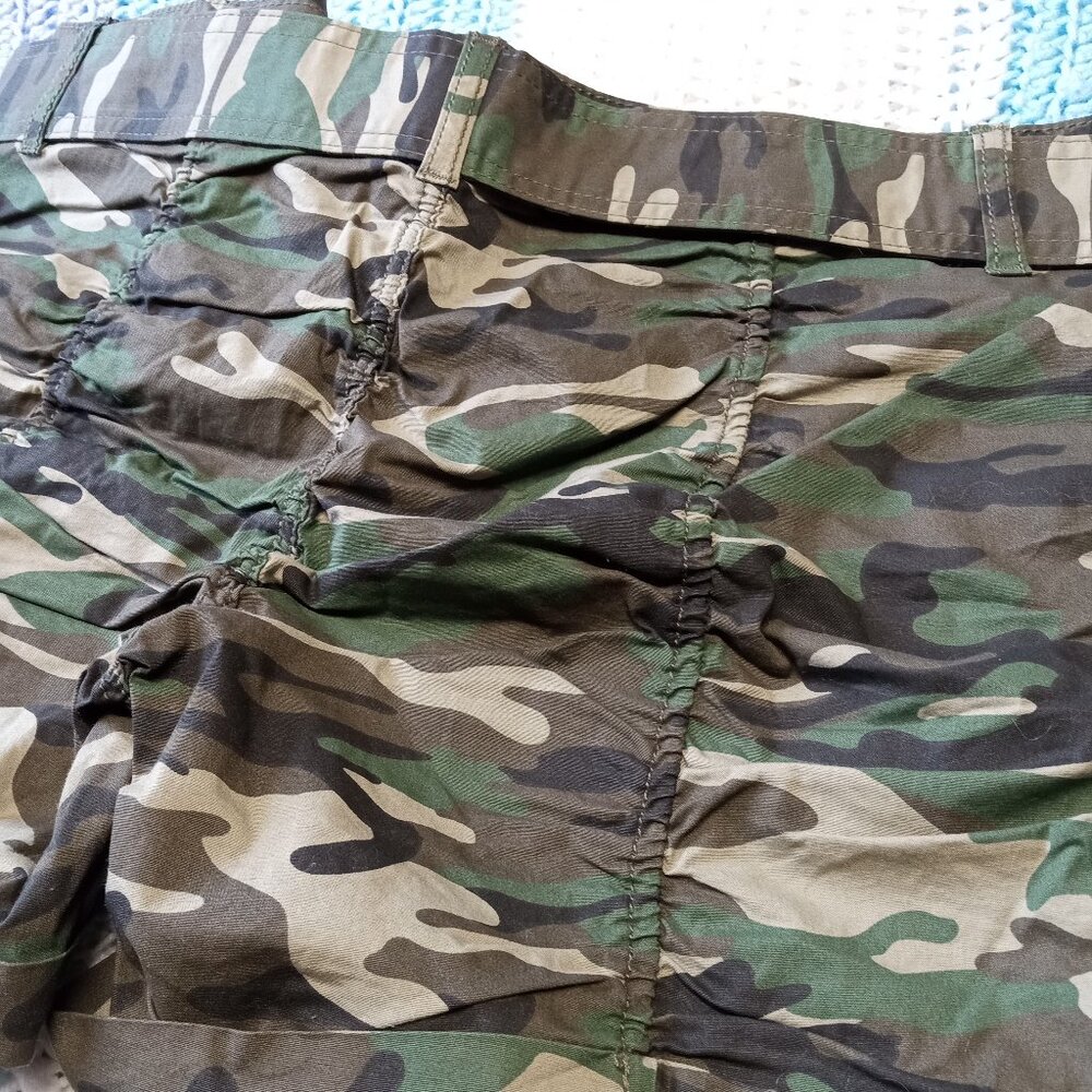 Women's camo shorts with belt size 13 - Picture 4 of 5